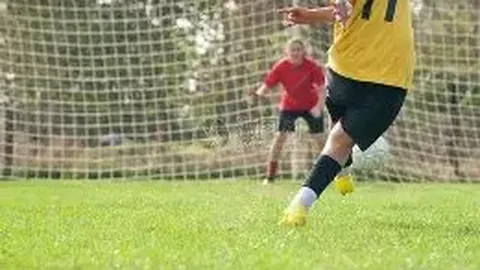 瓜迪奥拉震怒！努内斯成灾难化身：一次防守失误，三次传球失准，乌龙助攻成绝杀！